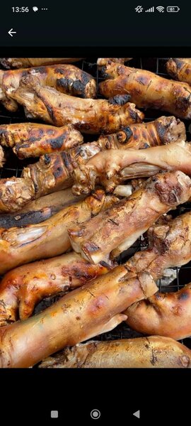 Pattes de porc fumé ( importé)