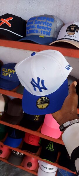 Casquettes de mode neuves