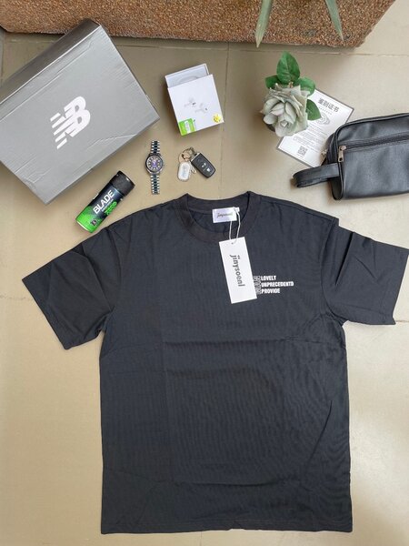 T-shirt homme design moderne