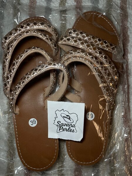 Sandales perlées brillantes