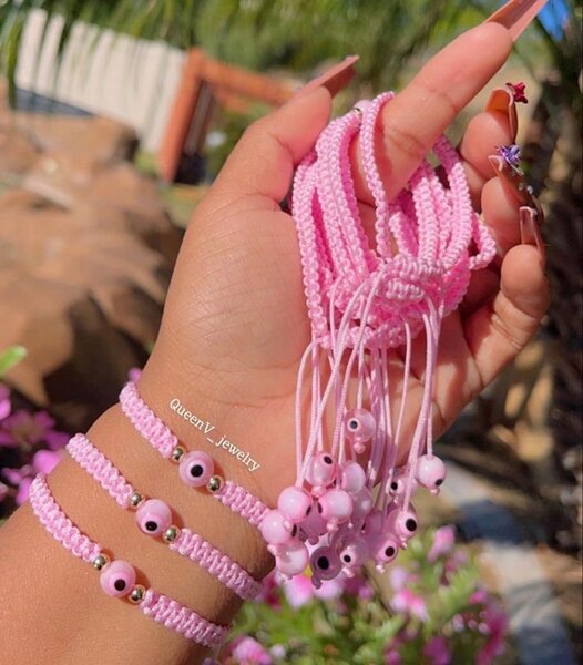 Bracelets en corde colorée