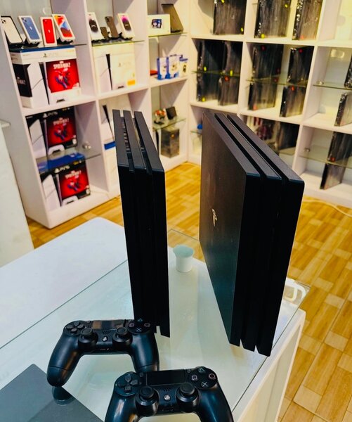 PS4 pro1TB J
