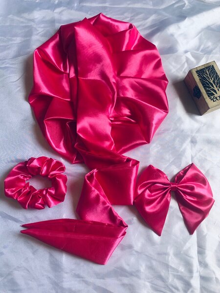 Bonnet set