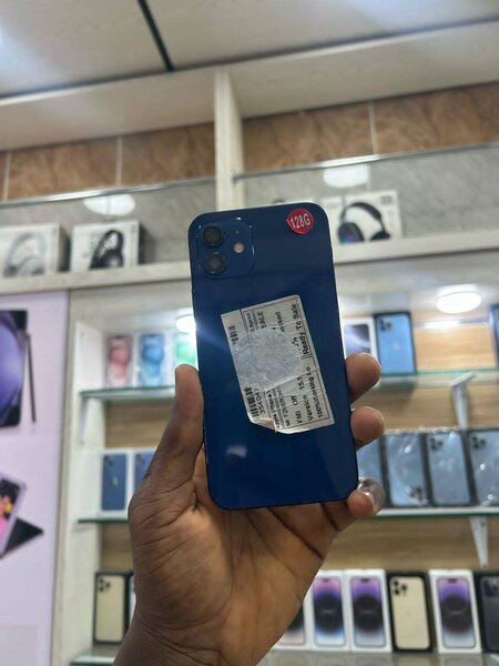 iPhone 12 simple 128giga retour quasi neuf