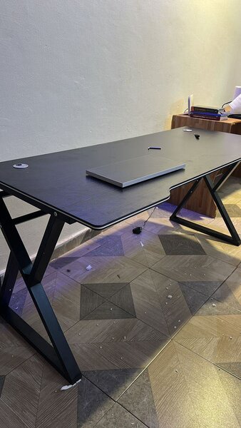 Game table (160 by 60 cm)