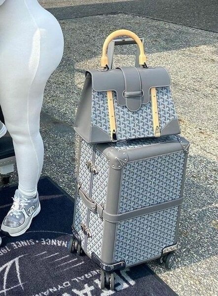 Traveling Bag