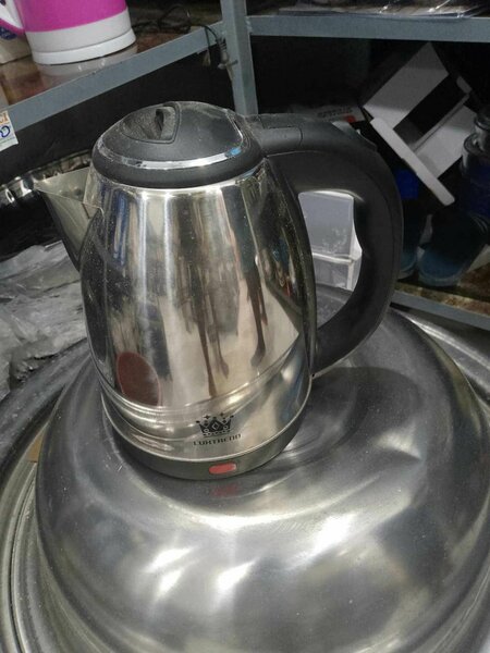 BOUILLOIRE ÉLECTRIQUE 2.0 L