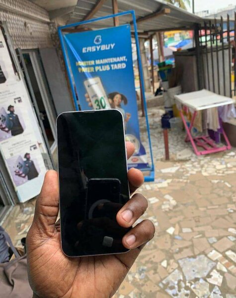iPhone 15 simple