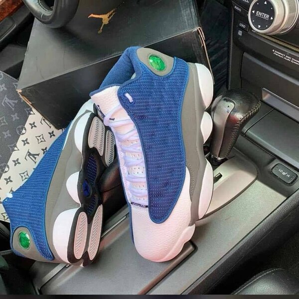 AIR JORDAN 13