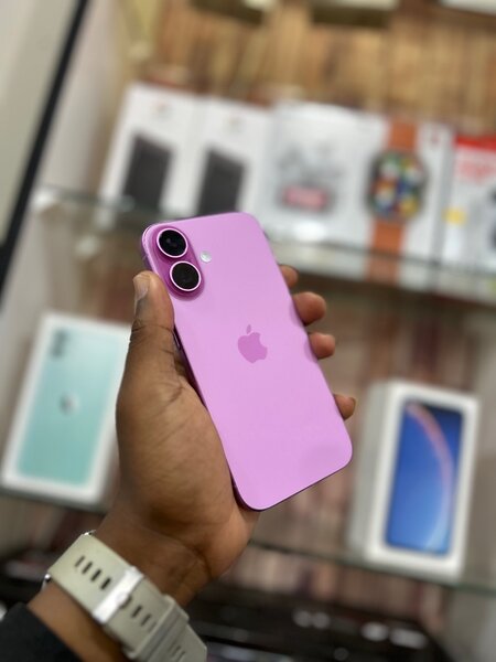 iPhone 16