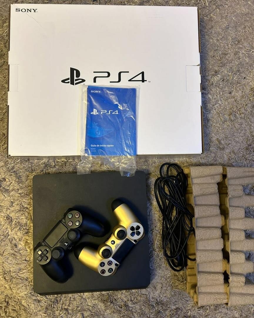 PS4  Slim