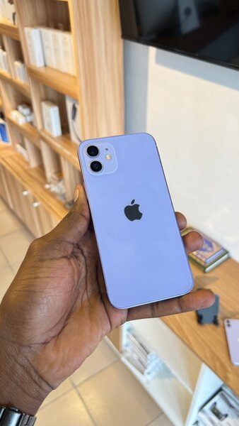 iPhone 12 simple 64Go - second main