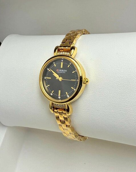 Montre élégante Dorée