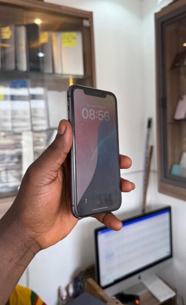 iPhone 1164gig