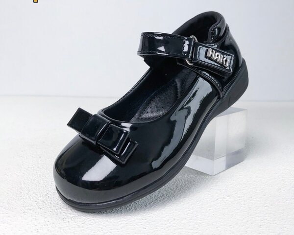 Dress shoe
