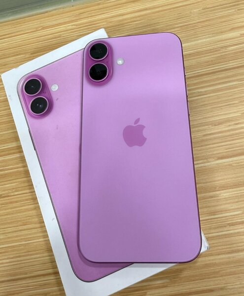 iPhone 16 simple