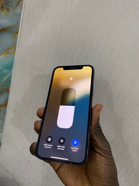 iPhone 12 simple parfaitement