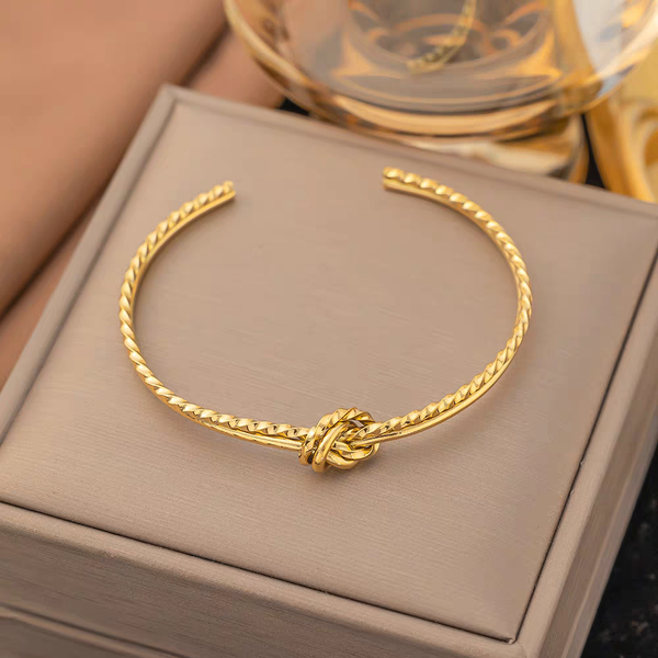 Flexible dainty bangles