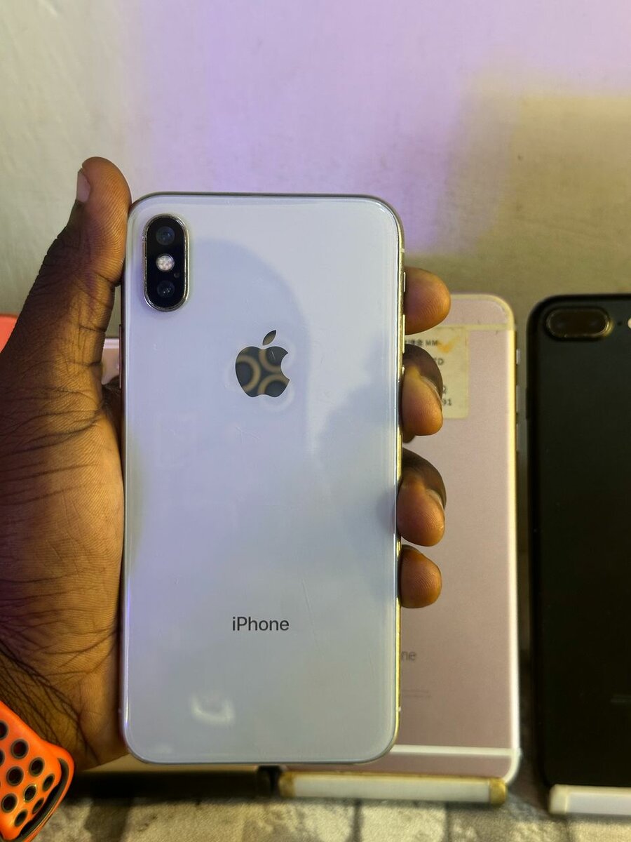 iPhone X