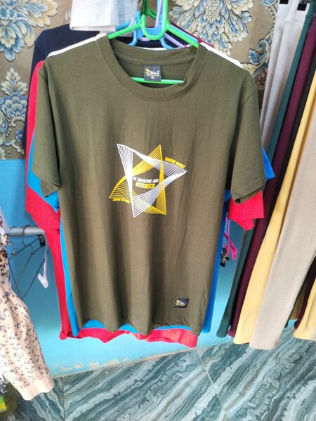 Men's t shirt