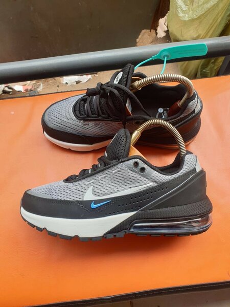 NIKE AIR CLASSIC