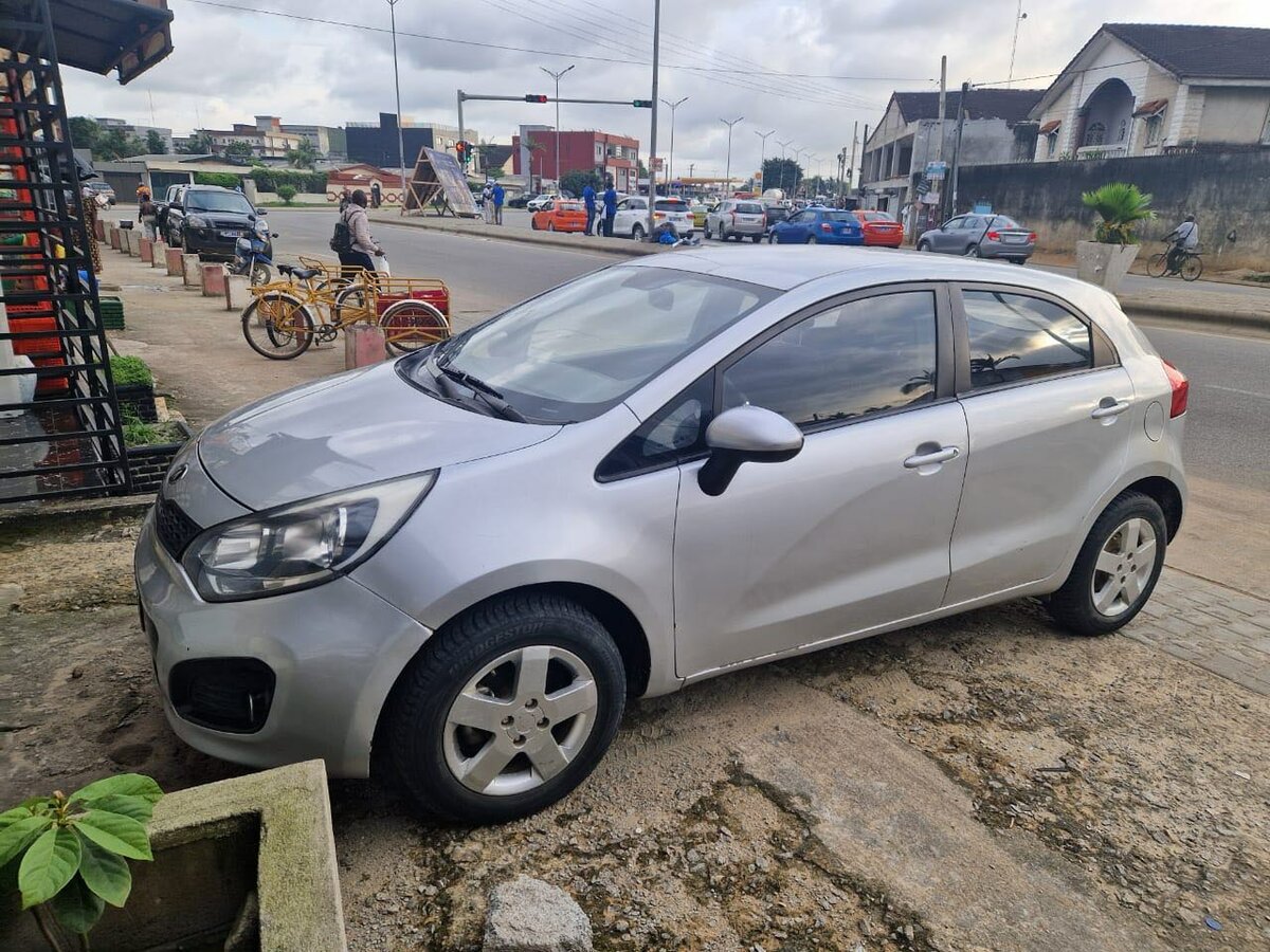 Automobile