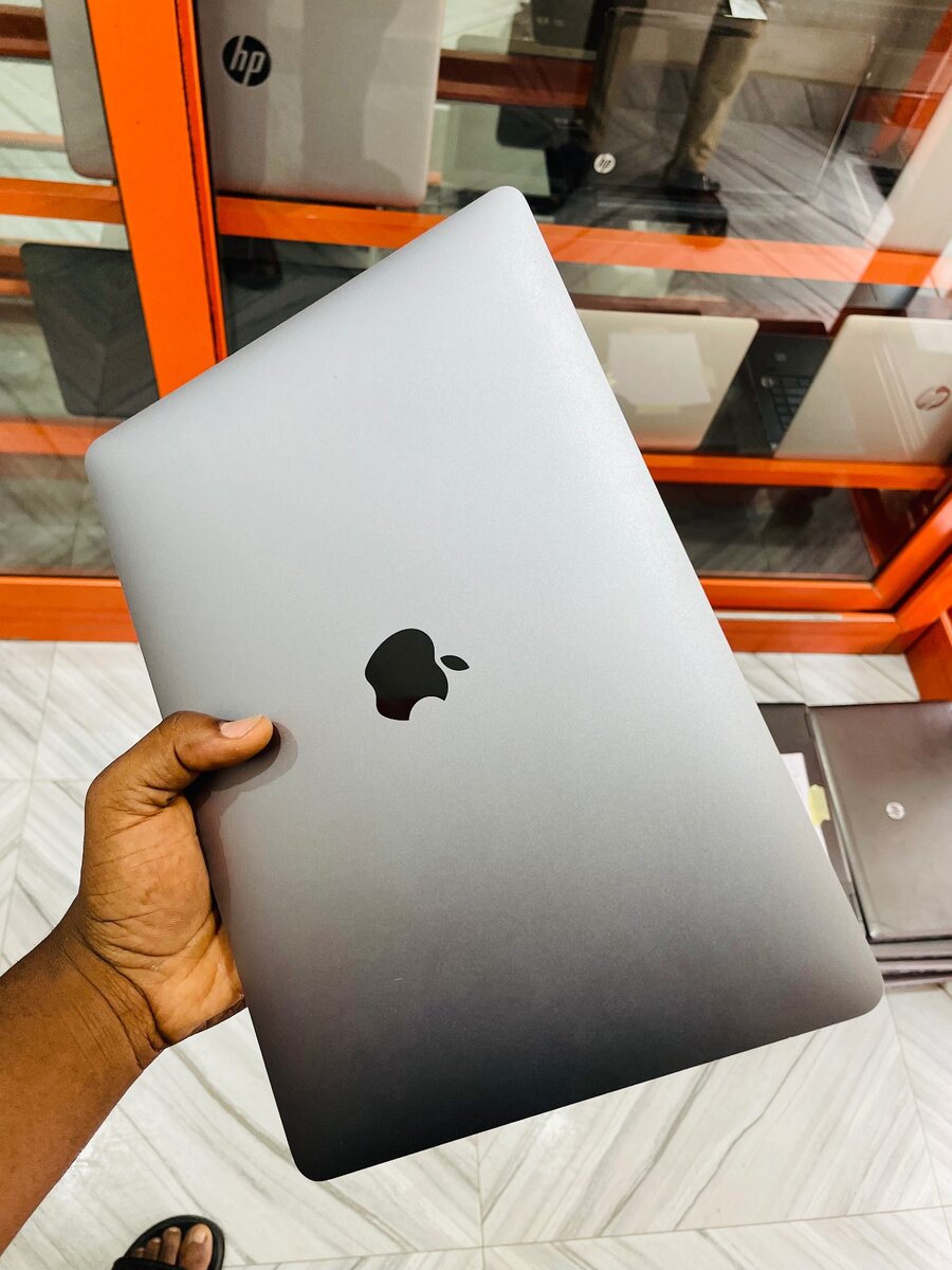 Mackbook m1.