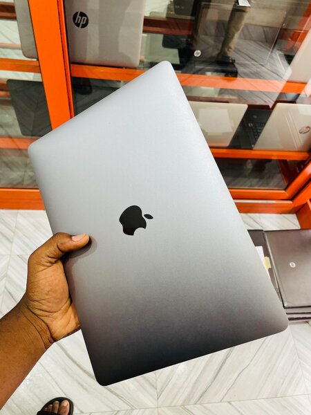 Mackbook m1.