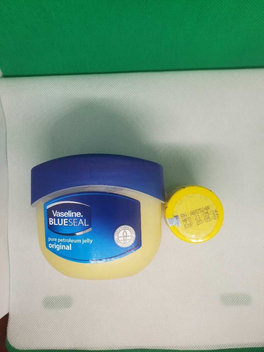 Vaseline et Aboniki:ventre plat