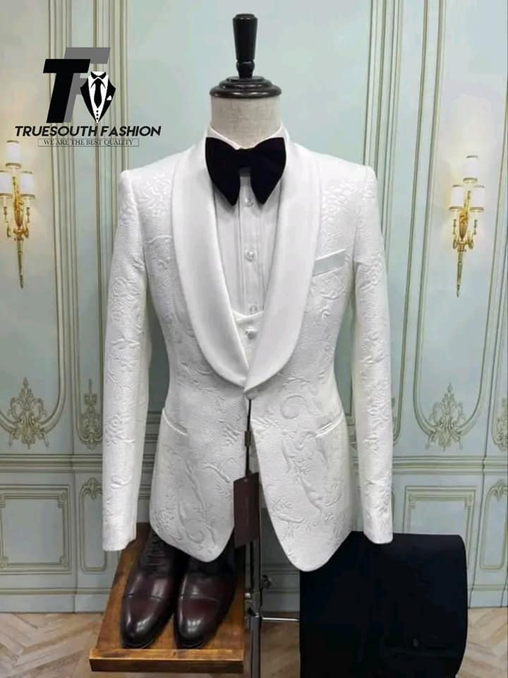 Suit blanc