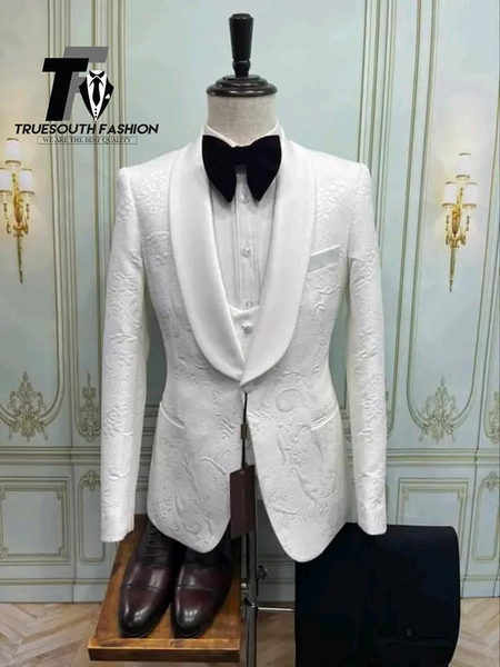 Suit blanc
