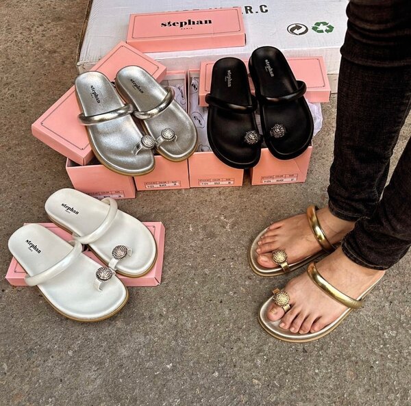 Ladies slippers