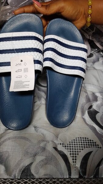 Claquettes confortables unisexes