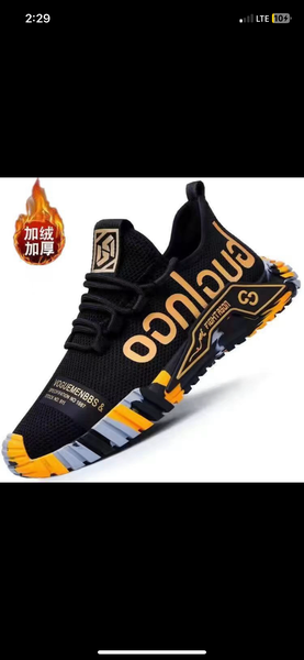 Sports shoe