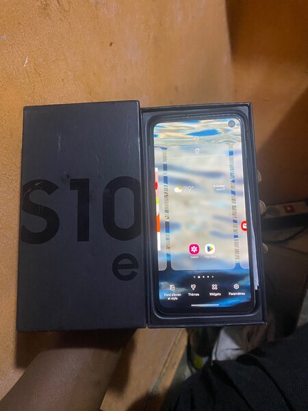 Samsung Galaxy S10e