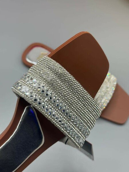 Ladies slippers
