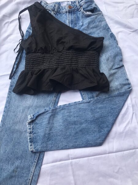 Top asymétrique noir