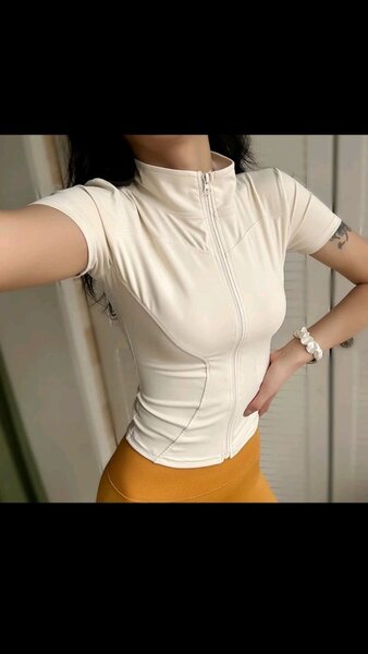 Tee-shirt zippé tendance femme