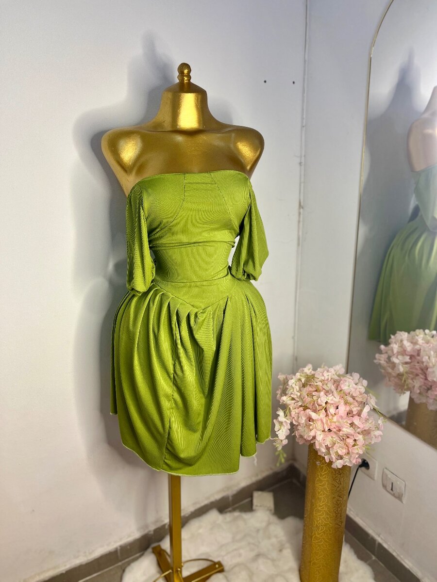 Petite robe volante verte