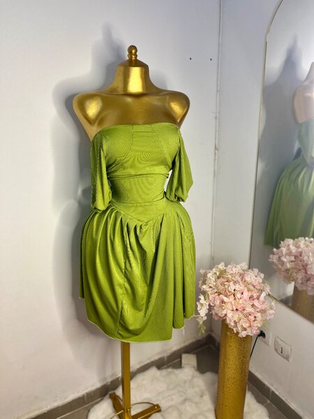 Petite robe volante verte