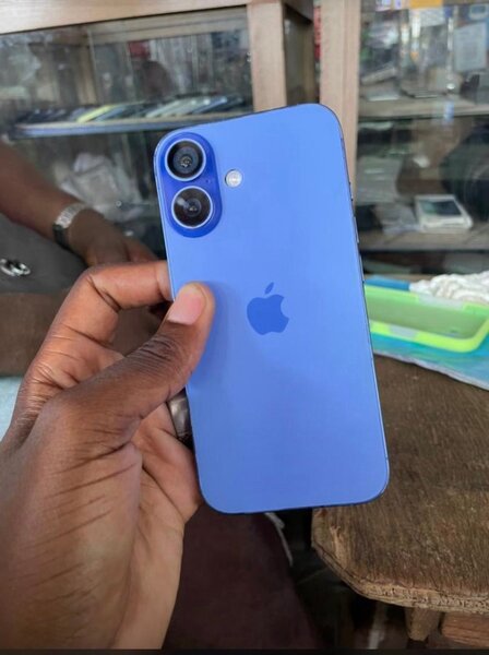 IPHONE 16 simple