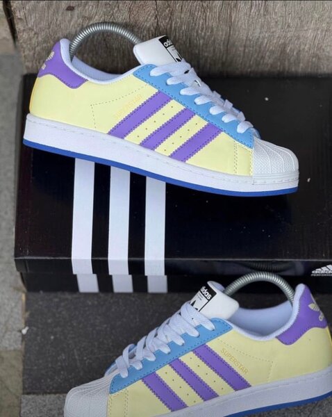 Adidas Superstar Sneakers