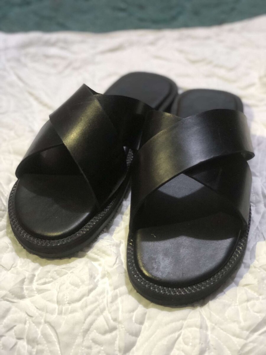 Mens slippers criss cross
