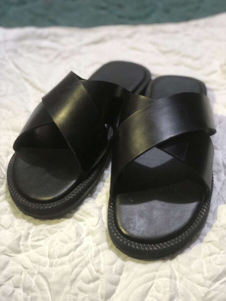 Mens slippers criss cross