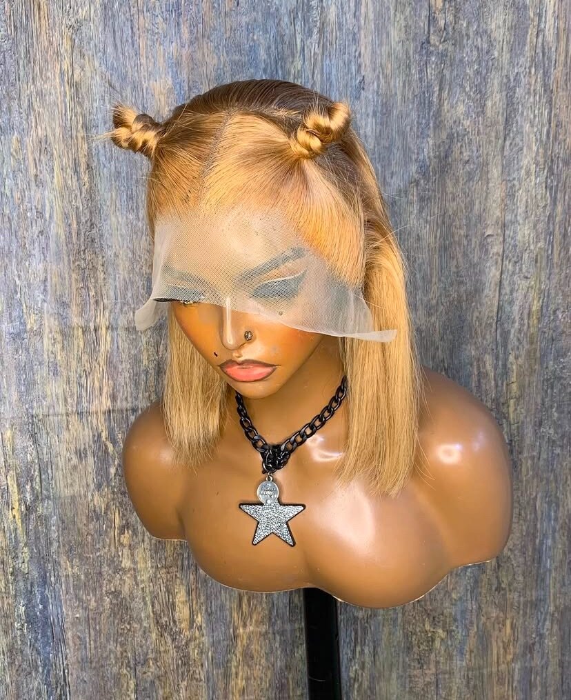 Full frontal blonde wigGrade 11a