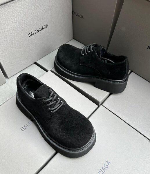 BALENCIAGA