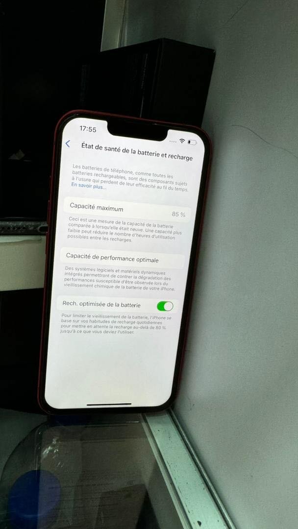 *iphone 14 128giga état très propre*  *Ecran et dos change*
