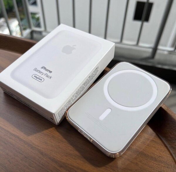 iPhone battery pack