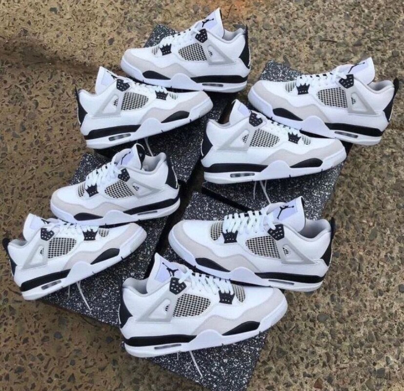 AIR JORDAN 4