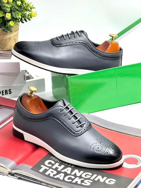 HUGO BOSS NAVY AND WHITE